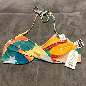 NWT Womens bikini top